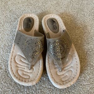 Cliffs by White Mountain Cienna Sandals